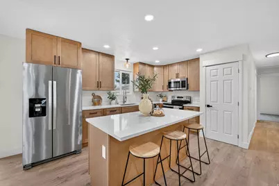 805 E Grenoble Dr, Midvale, UT 84047 - Photo 5