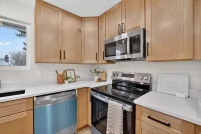 805 E Grenoble Dr, Midvale, UT 84047 - Photo 11