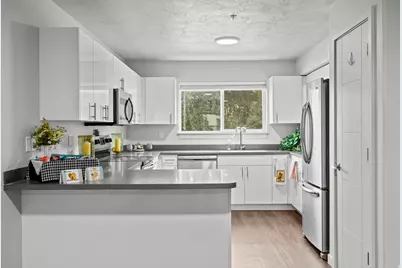 64 W 600 S #C205, Springville, UT 84663 - Photo 25
