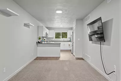 64 W 600 S #C205, Springville, UT 84663 - Photo 5