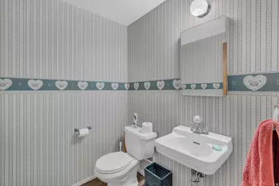 2613 W Hallmark Cir, West Valley, UT 84119 - Photo 17