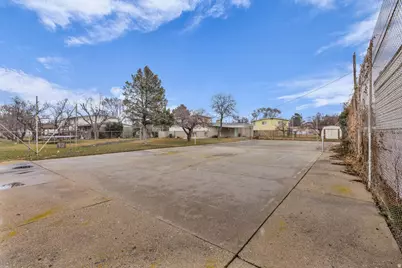 2613 W Hallmark Cir, West Valley, UT 84119 - Photo 25