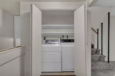 2613 W Hallmark Cir, West Valley, UT 84119 - Photo 9