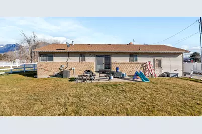 9505 N 6050 W, Highland, UT 84003 - Photo 7