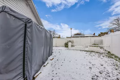 7885 S Manzano Dr, Sandy, UT 84093 - Photo 35