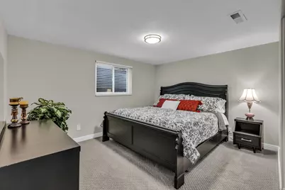 7885 S Manzano Dr, Sandy, UT 84093 - Photo 25