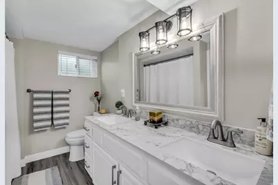 7885 S Manzano Dr, Sandy, UT 84093 - Photo 29