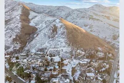 2253 S Lakeline Cir, Salt Lake City, UT 84109 - Photo 5