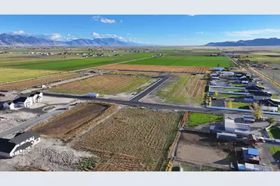 8344 W 10900 N #27, Tremonton, UT 84337 - Photo 9
