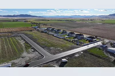 8321 W 10800 N #35, Tremonton, UT 84337 - Photo 11