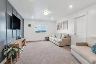 2774 W Coastline Dr, Syracuse, UT 84075 - Photo 17