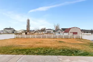 2774 W Coastline Dr, Syracuse, UT 84075 - Photo 31