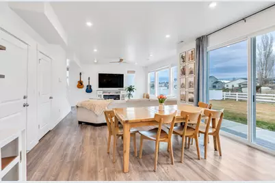 2774 W Coastline Dr, Syracuse, UT 84075 - Photo 9