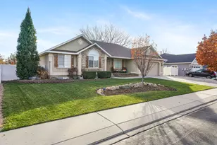 4535 W Honeycut Cir, Cedar Hills, UT 84062 - Photo 3