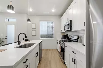 1125 N Clifton Dr #101, North Salt Lake, UT 84054 - Photo 11