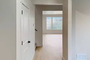 6938 W W Pointe Cedar Ln St, West Jordan, UT 84081 - Photo 5