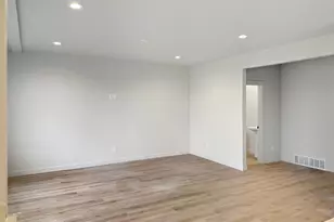 6938 W W Pointe Cedar Ln St, West Jordan, UT 84081 - Photo 11