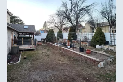 2598 W Woodhill Cir, Taylorsville, UT 84129 - Photo 13