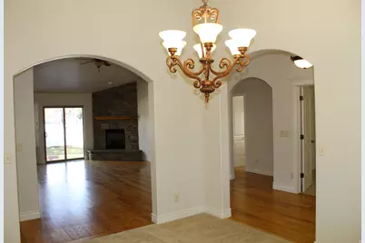 10612 N Canterbury Dr, Highland, UT 84003 - Photo 9