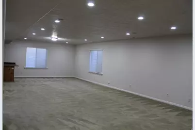 10612 N Canterbury Dr, Highland, UT 84003 - Photo 39