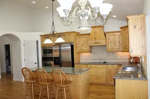 10612 N Canterbury Dr, Highland, UT 84003 - Photo 5