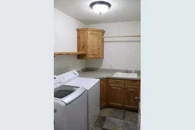 10612 N Canterbury Dr, Highland, UT 84003 - Photo 25