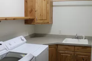 10612 N Canterbury Dr, Highland, UT 84003 - Photo 25