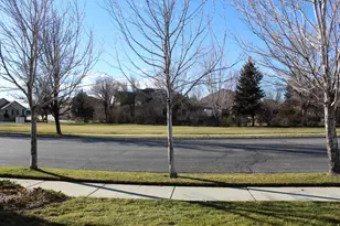 10612 N Canterbury Dr, Highland, UT 84003 - Photo 3