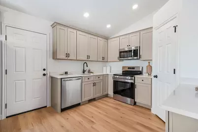 2426 N Nectar Way, Saratoga Springs, UT 84045 - Photo 9