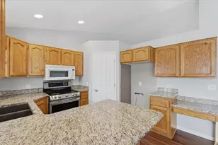 2757 W Sandi Dr, Layton, UT 84041 - Photo 7