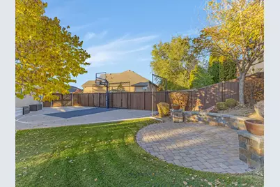 1074 E Black Forest Dr S, Sandy, UT 84094 - Photo 39