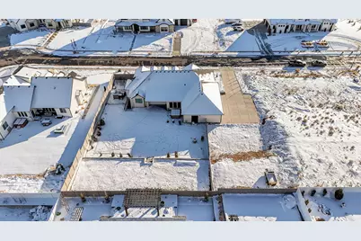 3069 E Lakeside Dr, Eagle Mountain, UT 84005 - Photo 37