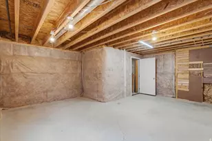 4732 S W Pk Dr, Roy, UT 84067 - Photo 33