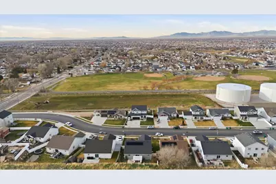 4732 S West Park Dr, Roy, UT 84067 - Photo 51