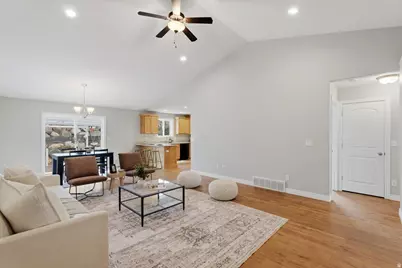 4732 S West Park Dr, Roy, UT 84067 - Photo 5