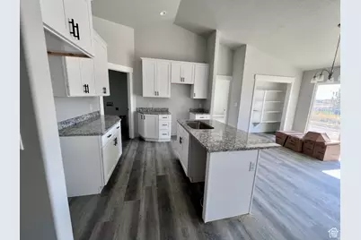 2349 E Sego Liliy Dr, Eagle Mountain, UT 84005 - Photo 9