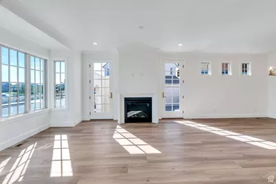 5638 W Hawthorn Ln #10, Herriman, UT 84096 - Photo 3