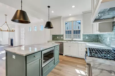 5638 W Hawthorn Ln #10, Herriman, UT 84096 - Photo 5