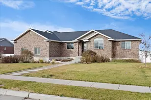3332 W 1800 N, Clinton, UT 84015 - Photo 1