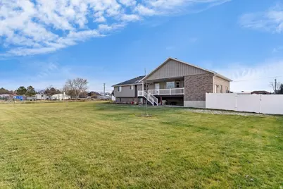 3332 W 1800 N, Clinton, UT 84015 - Photo 29