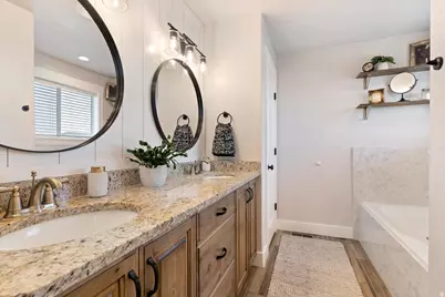 3332 W 1800 N, Clinton, UT 84015 - Photo 21