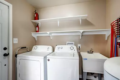 395 N 1st St, Tooele, UT 84074 - Photo 19