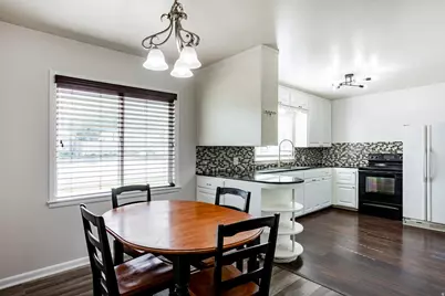 395 N 1st St, Tooele, UT 84074 - Photo 5