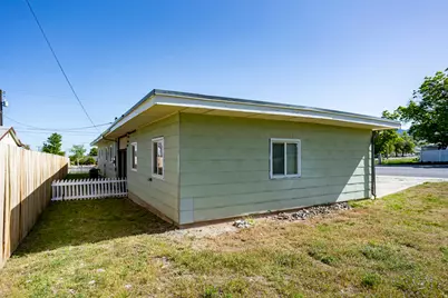 395 N 1st St, Tooele, UT 84074 - Photo 23