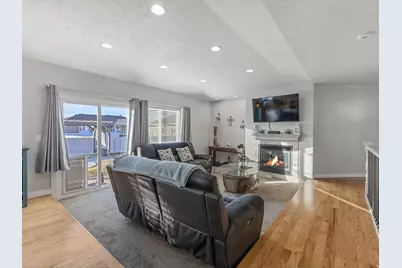 1137 W 2500 S, Syracuse, UT 84075 - Photo 3