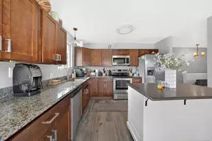 1798 E Sunrise Meadow Dr, Sandy, UT 84093 - Photo 7