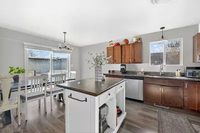 1798 E Sunrise Meadow Dr, Sandy, UT 84093 - Photo 5