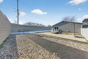 1798 E Sunrise Meadow Dr, Sandy, UT 84093 - Photo 29