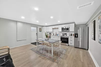 1798 E Sunrise Meadow Dr, Sandy, UT 84093 - Photo 15