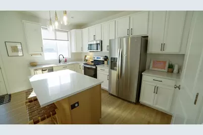 2089 W 3250 S, Syracuse, UT 84075 - Photo 3